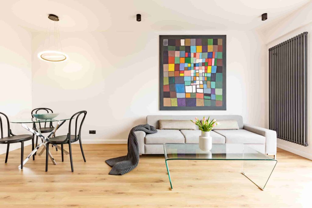 moderne woonkamer met infrarood panel met foto